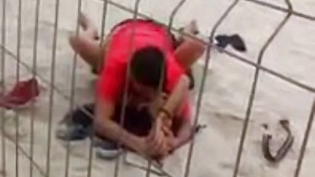 A csinos barátnő, Jane először engedi, popó szex videók hogy behatoljon az anális lyukba