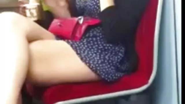 Melles, szőke hajú hottie kap a cicája csisztu szexvideo szar oldalra póz a BBC