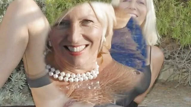 Lázas csávó frufru szexi vékony szépségét mature szexfilmek különböző stílusokban