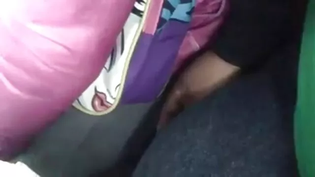 Busty csaj kap egy cunilingust, és kiszívja eröszakos szex videok a faszát a haverjának