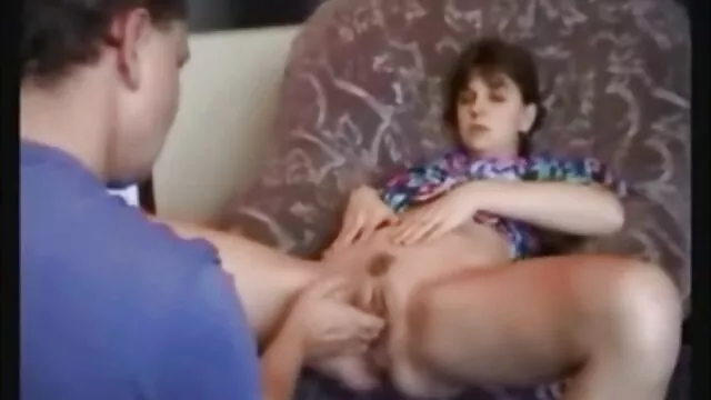 A piszkos és nyavalyás barna leszbók kedveskednek szex es porno videok egymásnak kuncsaftokkal