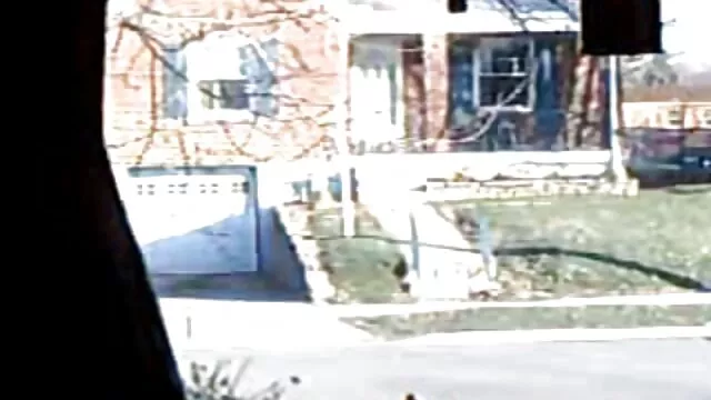 Vintage amatőr szex videók hercegnő szőrös punciját szar az ujjakkal és a kakassal