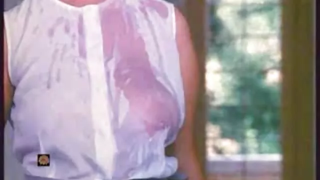 Szőke fejű, szemüveges baba kemény szopást ad terhes pornó videók