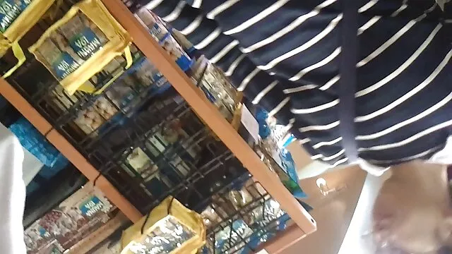 A teljesen nedves ingyen szex videók Lisa Ann és Julia Ann forrón néz ki a szabadban