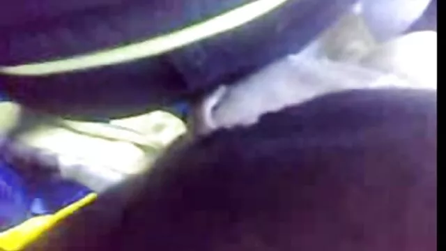 Karcsú, hazi szexvideo szőke hajú girlie lovagol a lázas ménes kakasán tehénlány pózban