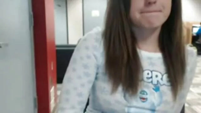 Szexre éhes csávó eszik egy gyönyörű barna szuka édes cicáját tektit testtel csaladi szexvideo