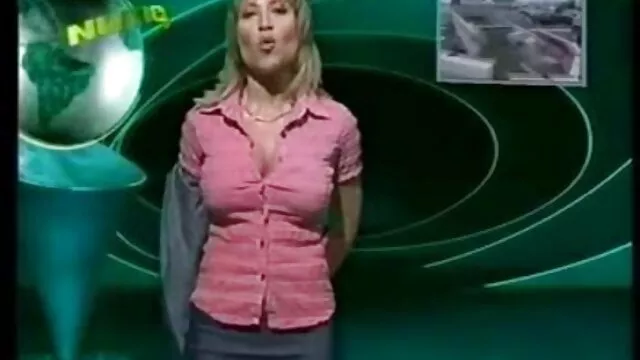 Ízletes megjelenésű barna kapa megfúj amatőr szex videók egy pár büdös hosszú kakast