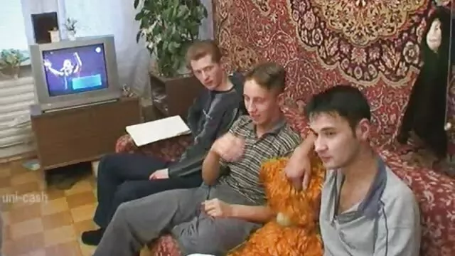Teljesen természetes kancsó menyecske Candy Alexa szexel ingyen szex videók a szomszéddal