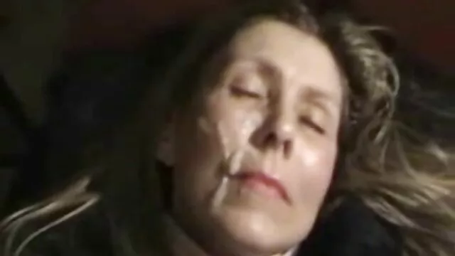 A halmozott szőke xxx szex videok szépség a harisnyában imádja a kemény dupla behatolást