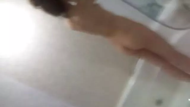 A dús, világos hajú ribanc masszív, mély torkot mutat a ingyen szex filmek POV-kamerán