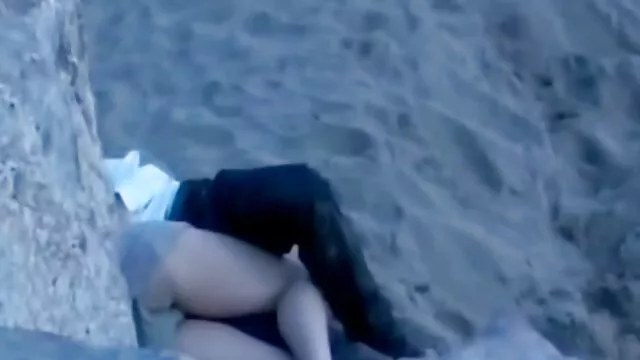 Fiatal, slampos ingyen sex filmek szőke copfos lány nagy pénisszel lovagol a szomszéd srácán